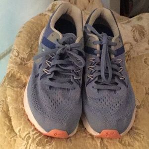 Nike fitsole sneakers.